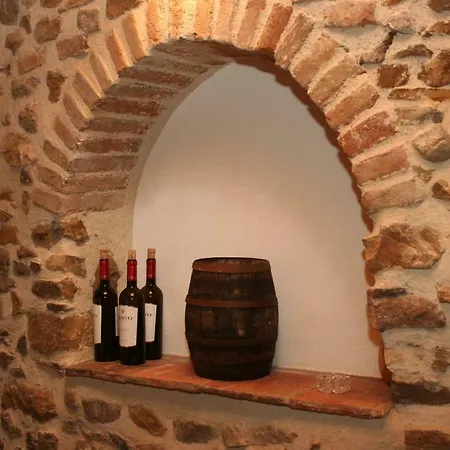 La Corte Di Pietro
